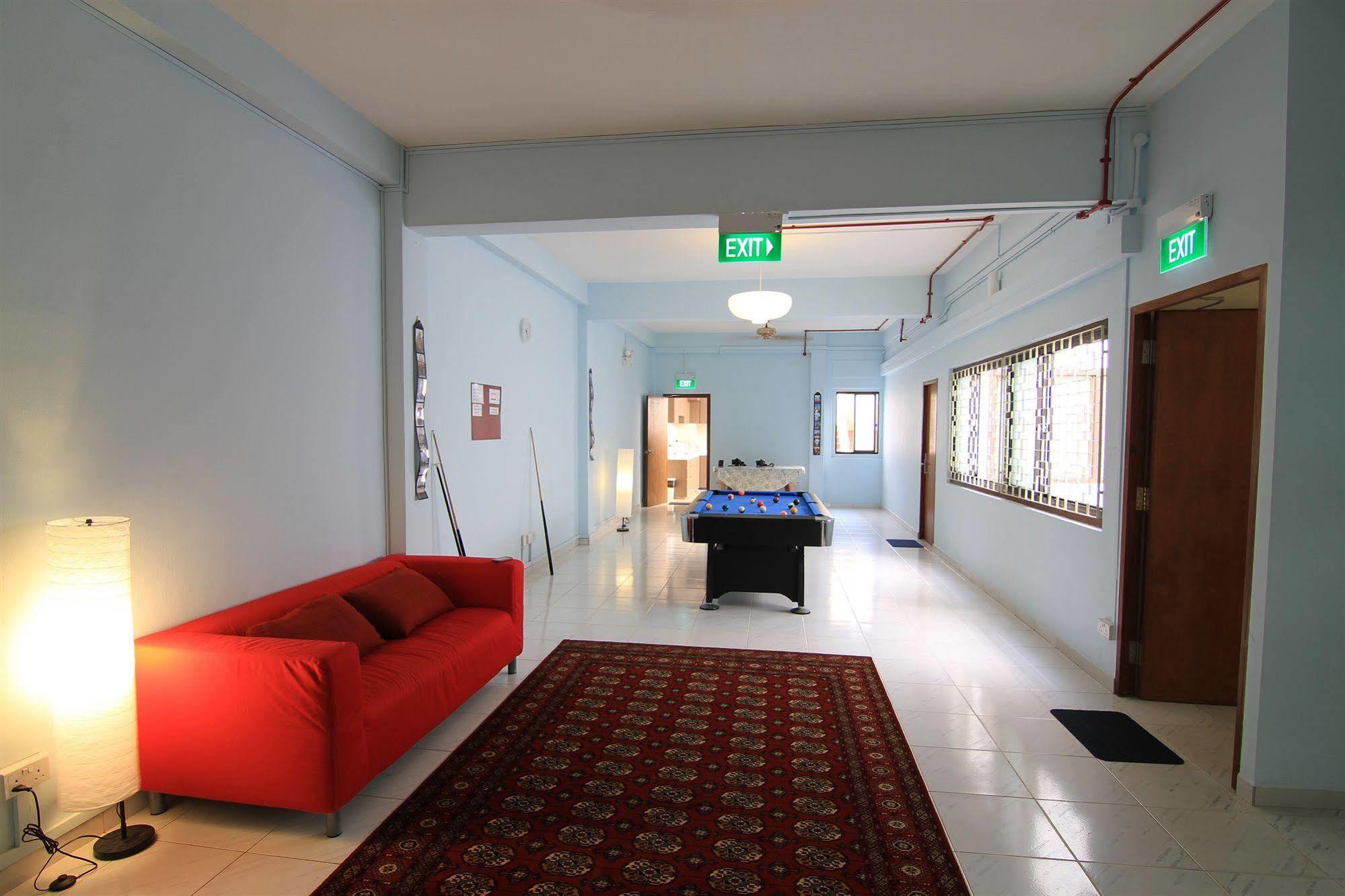 Gusti Bed & Breakfast Singapore Exterior photo